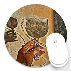 A Little Glass Of White Wine - Italian Drinks Round Mousepads