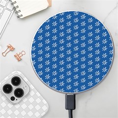 Little White Daisies  Flowers Garden  Wireless Charger by ConteMonfrey