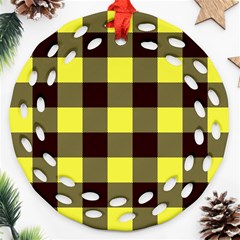 Black And Yellow Plaids Round Filigree Ornament (two Sides)