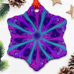 Wallpaper Tie Dye Pattern Ornament (snowflake)