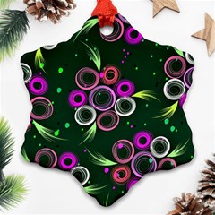 Floral Pattern Non Seamless Flower Ornament (Snowflake)