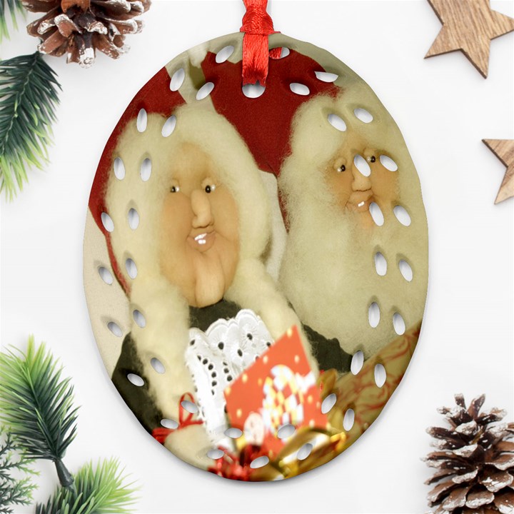 Christmas Puppets 2 Oval Filigree Ornament (Two Sides)