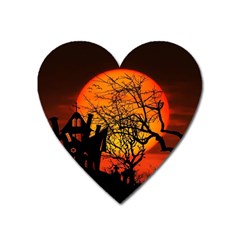 Night Full Moon Gespenstig Heart Magnet by Wegoenart