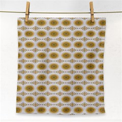 Abstract Petals Face Towel by ConteMonfrey