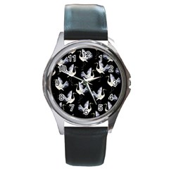 Crane-pattern Round Metal Watch