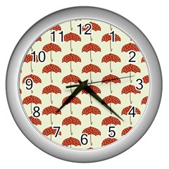 Under My Umbrella Wall Clock (silver) by ConteMonfrey