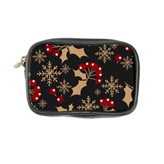 Christmas Pattern With Snowflakes-berries Coin Purse by Wegoenart