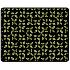 Leaves Motif Random Print Pattern Fleece Blanket (medium) 