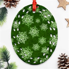 Snowflakes And Star Patterns Green Snow Oval Filigree Ornament (two Sides) by artworkshop