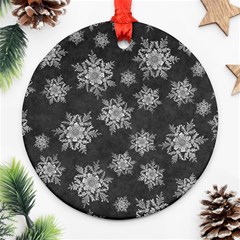 Snowflakes And Star Patterns Grey Snow Ornament (Round)