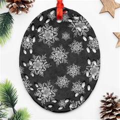 Snowflakes And Star Patterns Grey Snow Ornament (Oval Filigree)