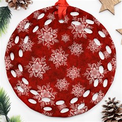 Snowflakes And Star Patternsred Snow Round Filigree Ornament (two Sides) by artworkshop