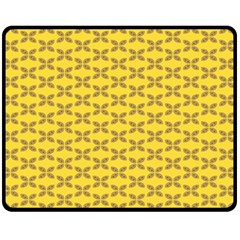 Pattern Fleece Blanket (Medium)