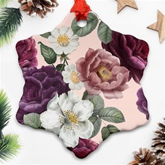 Roses Vintage Pattern Ornament (snowflake)