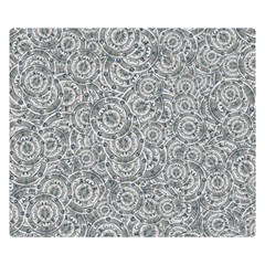 Circle Ornate Motif Random Pattern Premium Plush Fleece Blanket (small)