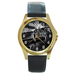 Smokey pier Round Gold Metal Watch