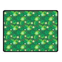 Leaf Clover Star Glitter Seamless Fleece Blanket (small) by Pakemis