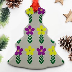 Pattern Flowers Art Creativity Ornament (Christmas Tree) 