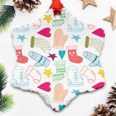 Cute Doodle Christmas Gloves And Stockings Seamless Pattern Ornament (snowflake)