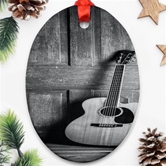 Acoustic Guitar Ornament (oval)