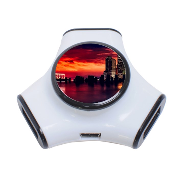 New York City Urban Skyline Harbor Bay Reflections 3-Port USB Hub