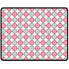 Elegant Pattern Fleece Blanket (Medium)