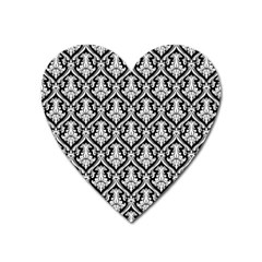 Pattern 246 Heart Magnet by GardenOfOphir