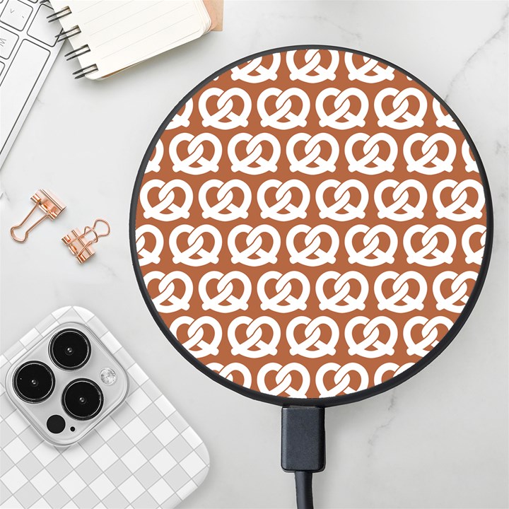 Brown Pretzel Illustrations Pattern Wireless Fast Charger(Black)