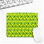 Gerbera Daisy Vector Tile Pattern Small Mousepad Front