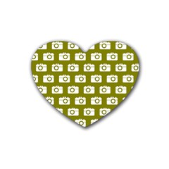 Modern Chic Vector Camera Illustration Pattern Rubber Coaster (heart) by GardenOfOphir