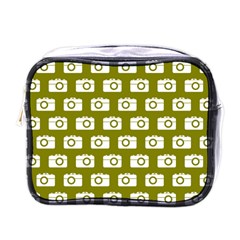 Modern Chic Vector Camera Illustration Pattern Mini Toiletries Bag (one Side) by GardenOfOphir