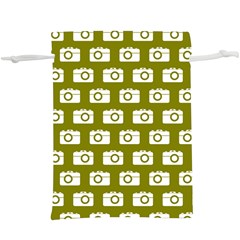 Modern Chic Vector Camera Illustration Pattern Lightweight Drawstring Pouch (xl) by GardenOfOphir