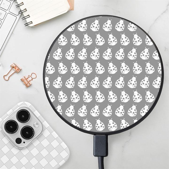 Ladybug Vector Geometric Tile Pattern Wireless Fast Charger(Black)