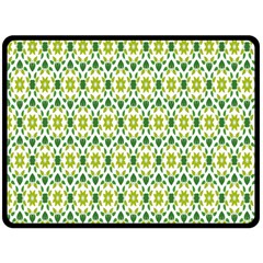 Leaf - 01 Fleece Blanket (large)