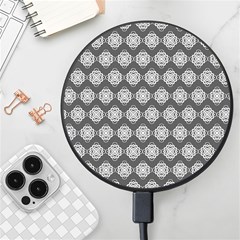 Abstract Knot Geometric Tile Pattern Wireless Fast Charger(black)