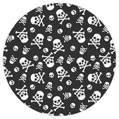 Skull-crossbones-seamless-pattern-holiday-halloween-wallpaper-wrapping-packing-backdrop Round Trivet by Ravend