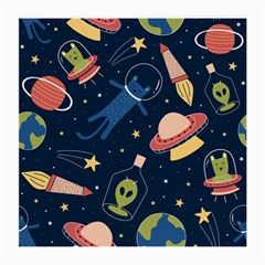 Seamless-pattern-with-funny-aliens-cat-galaxy Medium Glasses Cloth (2 Sides) by Salman4z