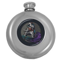 Illustration-astronaut-cosmonaut-paying-skateboard-sport-space-with-astronaut-suit Round Hip Flask (5 Oz) by Salman4z