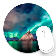 Amazing Aurora Borealis Colors Round Mousepad