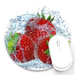 Red Strawberries Water Squirt Strawberry Fresh Splash Drops Round Mousepad by B30l