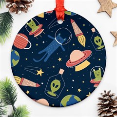 Seamless-pattern-with-funny-aliens-cat-galaxy Round Ornament (two Sides)