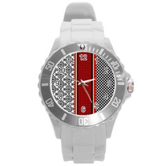 Background Damask Red Black Round Plastic Sport Watch (l) by Ndabl3x