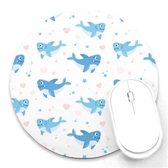 Seamless-pattern-with-cute-sharks-hearts Round Mousepad by uniart180623