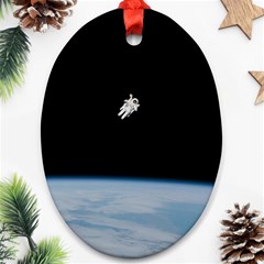 Amazing Stunning Astronaut Amazed Ornament (oval)