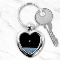 Amazing Stunning Astronaut Amazed Key Chain (heart) by Proyonanggan