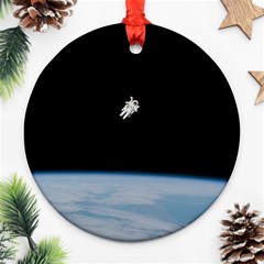 Amazing Stunning Astronaut Amazed Round Ornament (two Sides) by Proyonanggan