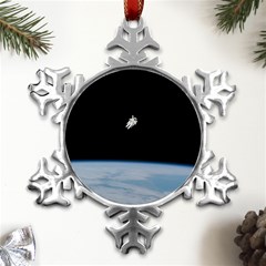 Amazing Stunning Astronaut Amazed Metal Small Snowflake Ornament by Proyonanggan