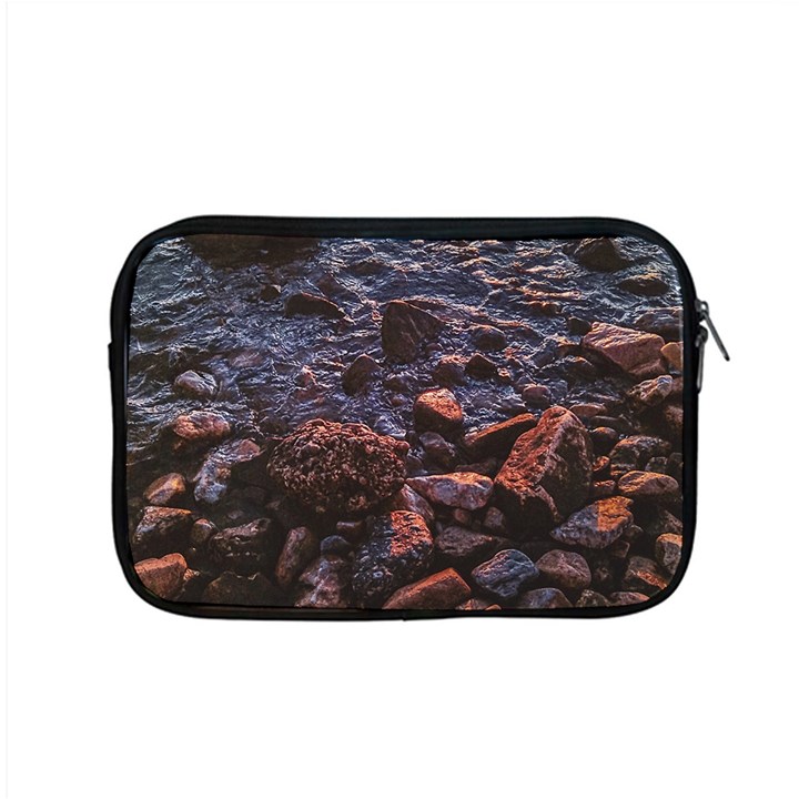 Twilight Treasures: Rocky Beachscape  Apple MacBook Pro 15  Zipper Case