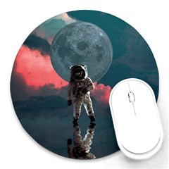 Astronaut-moon-space-nasa-planet Round Mousepad by Cowasu