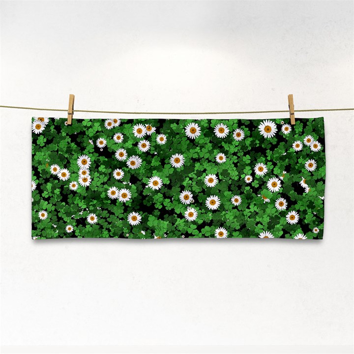 Daisies Clovers Lawn Digital Drawing Background Hand Towel